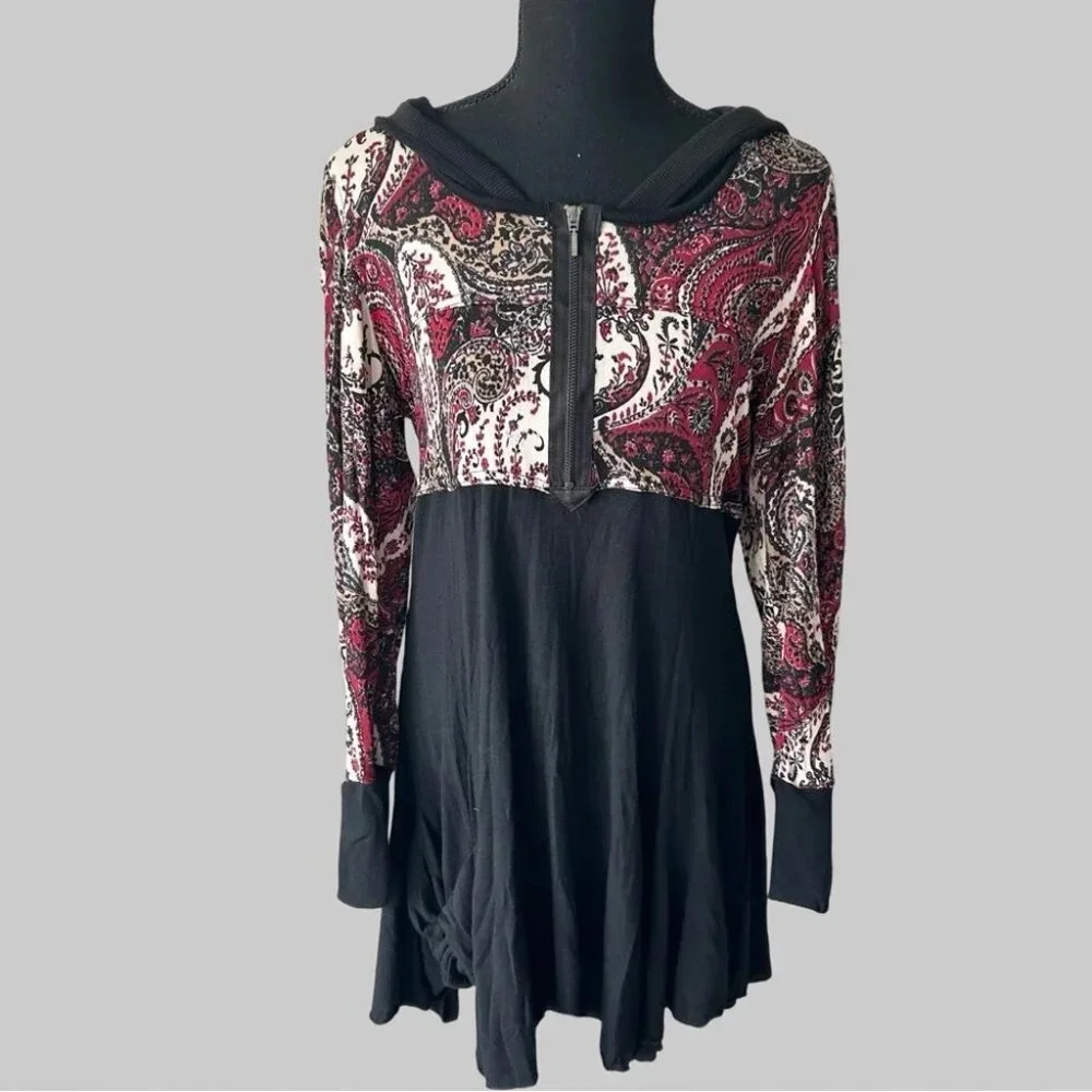 Frank Lyman Paisley Pattern Hooded Sweater Dress Made in Canada